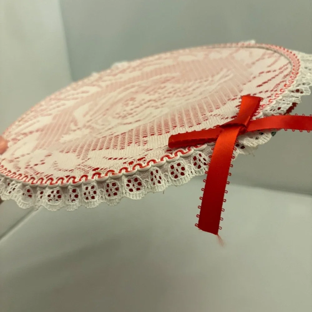 1980s Holiday Red White Lace Round‎ Doily Wooden 11